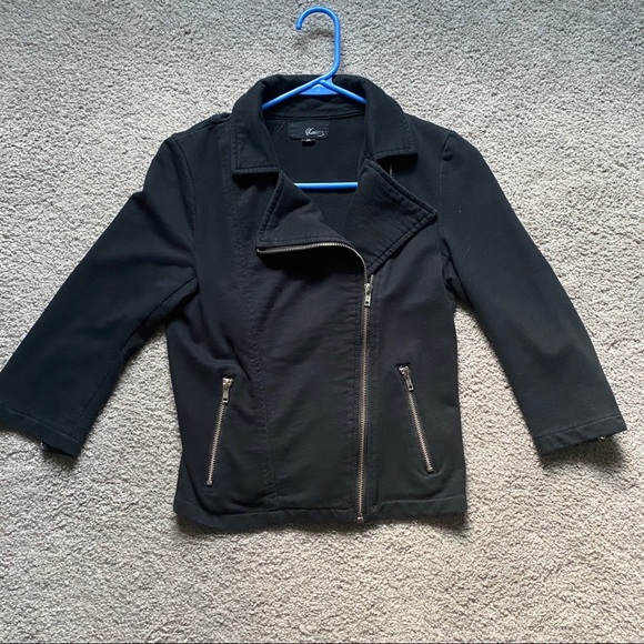 Forever 21 Jackets & Blazers - Black 3/4 sleeve moto jacket